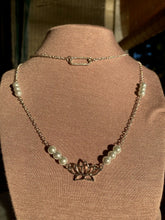 Load image into Gallery viewer, Freshwater Pearls + Lotus Choker Set
